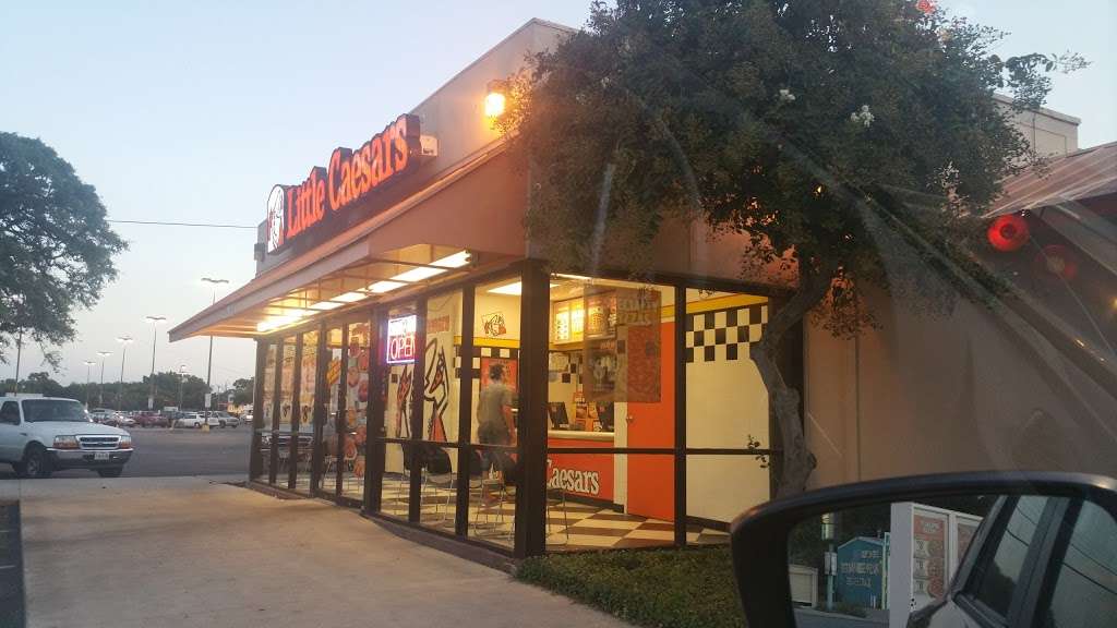 Little Caesars Pizza | 917 S WW White Rd, San Antonio, TX 78220, USA | Phone: (210) 333-2033