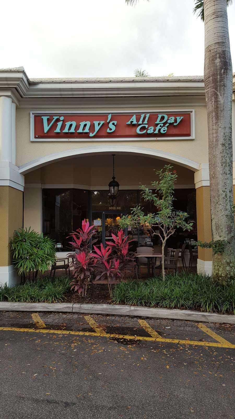 Vinnys Cafe | 3013 Yamato Rd # B8, Boca Raton, FL 33434 | Phone: (561) 988-9883