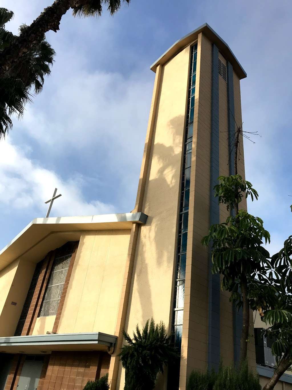 Saint Pius X Catholic Church | 10855 Pioneer Blvd, Santa Fe Springs, CA 90670, USA | Phone: (562) 863-8734