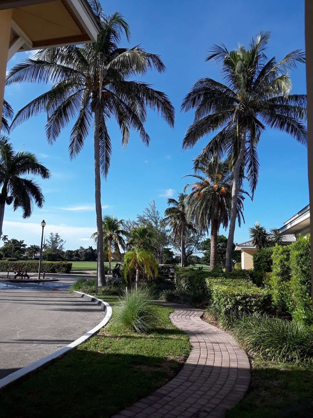 The Beach Club Lake Worth at Lake Worth Golf Course | 1 7th Ave N, Lake Worth, FL 33460, USA | Phone: (561) 585-8976