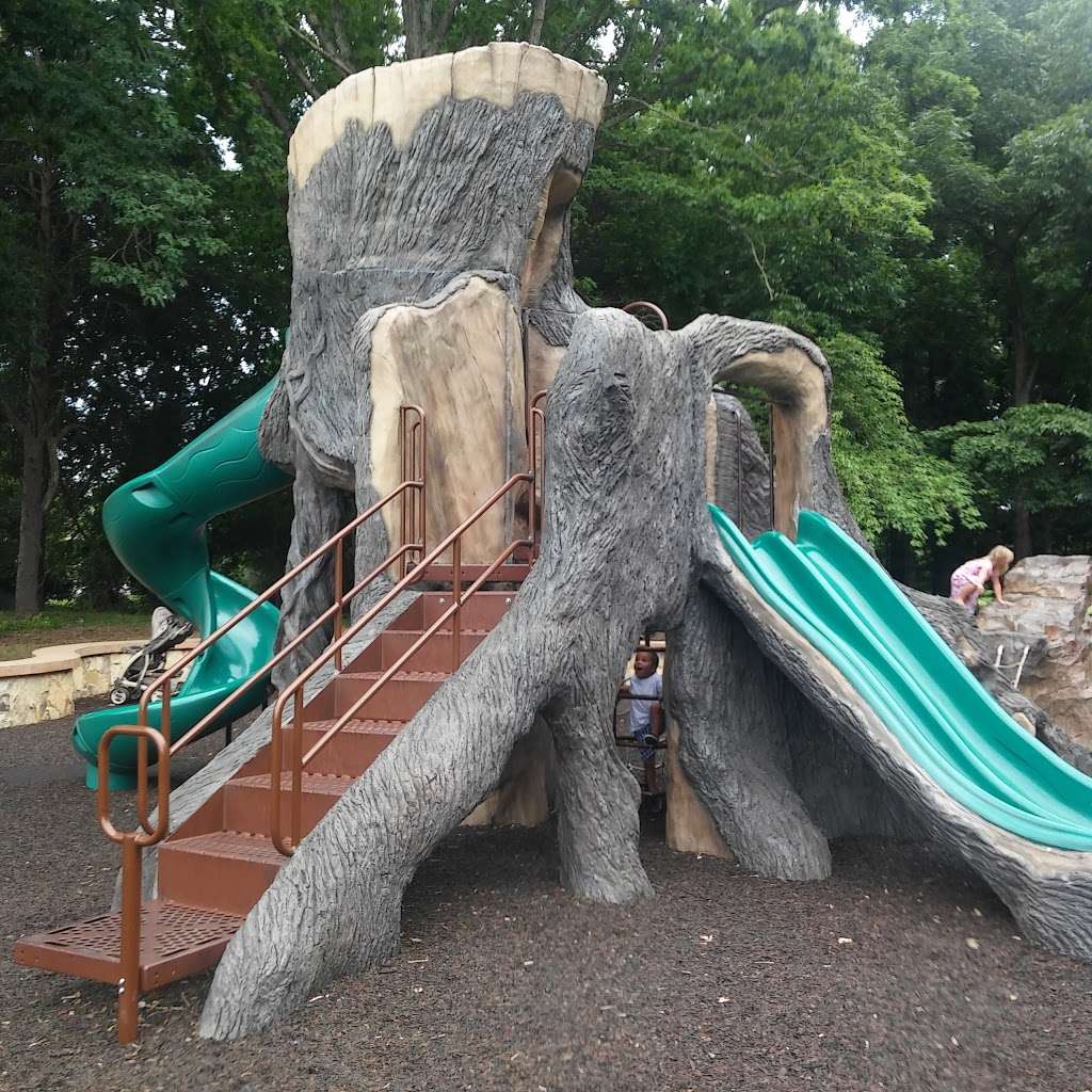 Robbins Park | 17738 W Catawba Ave, Cornelius, NC 28031, USA | Phone: (704) 892-6031