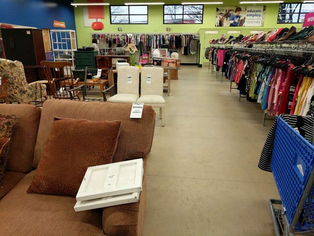 Goodwill Store | 3133 Stones Crossing Rd W, Greenwood, IN 46143, USA | Phone: (317) 999-6727