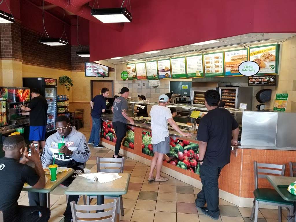 Subway Restaurants | 1606 Pacific Ave, Venice, CA 90291, USA | Phone: (310) 581-9494