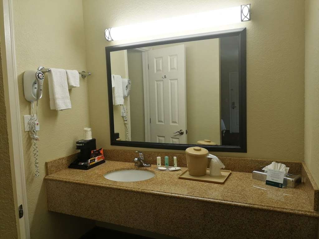 Quality Inn Daytona Speedway I-95 | 2250 W International Speedway Blvd, Daytona Beach, FL 32114, USA | Phone: (386) 255-3661