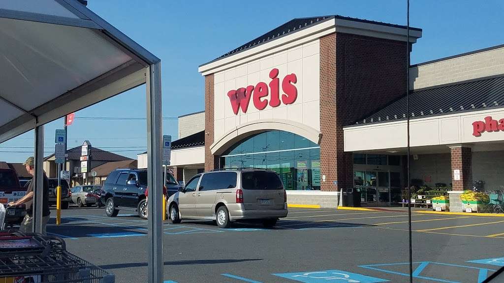 Weis Markets | 924 Weir Lake Rd, Brodheadsville, PA 18322 | Phone: (570) 992-8009