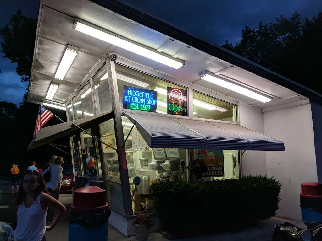 Ridgefield Ice Cream Shop | 680 Danbury Rd, Ridgefield, CT 06877, USA | Phone: (203) 438-3094