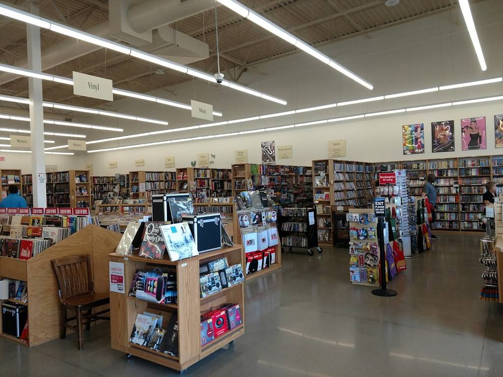 Half Price Books | 8107 E Broad St, Reynoldsburg, OH 43068, USA | Phone: (614) 755-4110