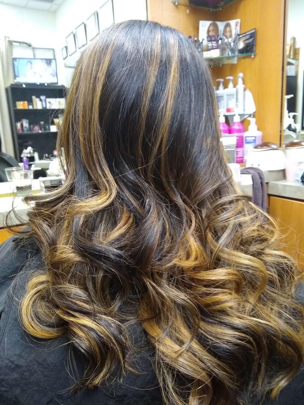 Greek Goddess of Hair Design | 8601 West Cross Drive Suite 1 Studio #5, Littleton, CO 80123, USA | Phone: (720) 690-5941