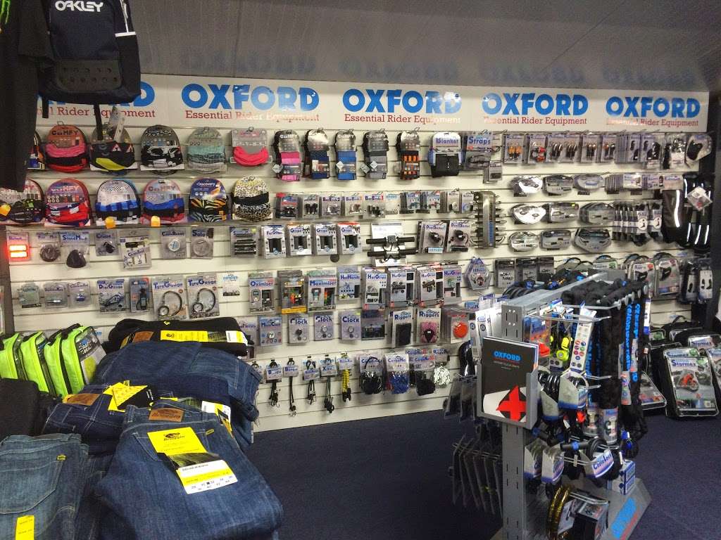 Helmet City Tatsfield | Waylands Farm, Approach Rd, Tatsfield TN16 2JT, UK | Phone: 01959 577911