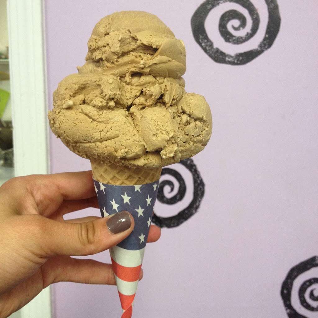 Scoops N More | 672 Lowell St #2, Peabody, MA 01960, USA | Phone: (978) 535-9916