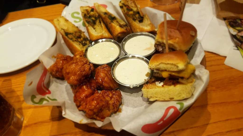 Chilis Grill & Bar | 75 NJ-17, Paramus, NJ 07652 | Phone: (201) 226-0600