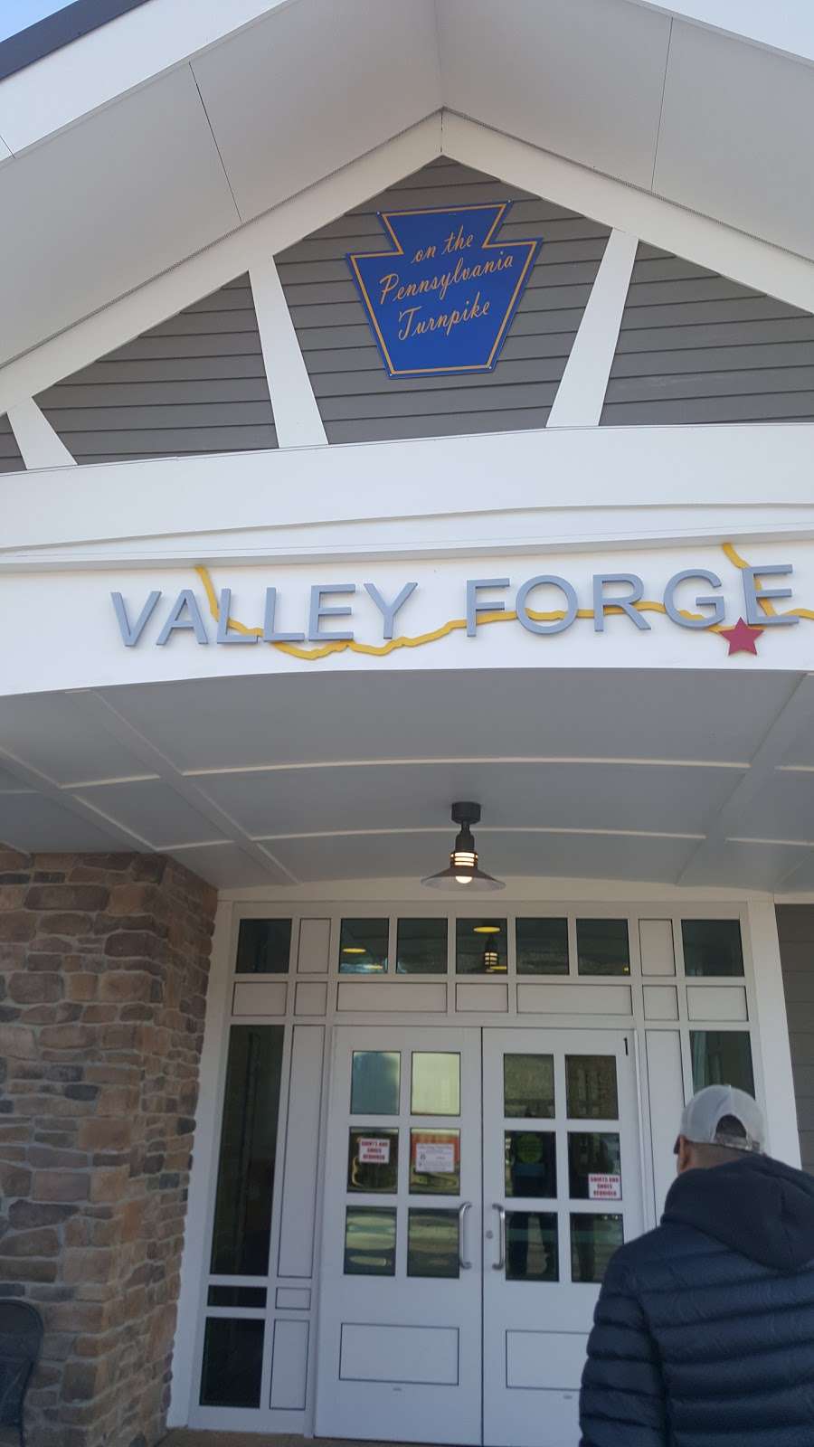 Valley Forge Travel Plaza | Pennsylvania Turnpike, Exit 326 Eastbound, Milepost 324.6., Southeastern, PA 19399, USA | Phone: (610) 293-1887