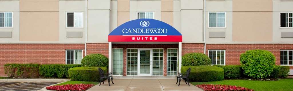 Candlewood Suites Chicago/Libertyville | 1100 North, US-45, Libertyville, IL 60048, USA | Phone: (847) 247-9900