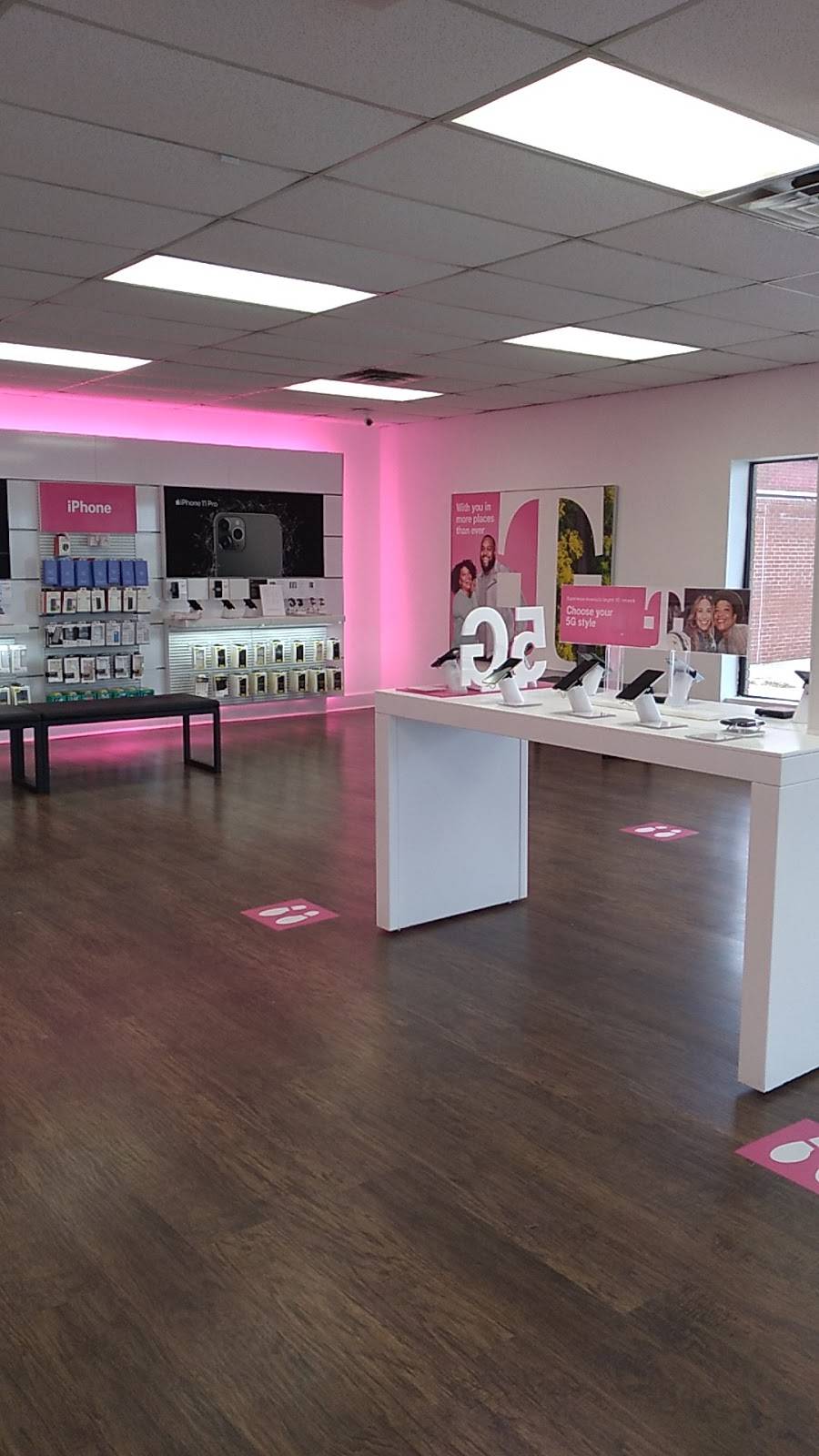 T-Mobile | 2100 NW 122nd St, Oklahoma City, OK 73120, USA | Phone: (405) 242-5073