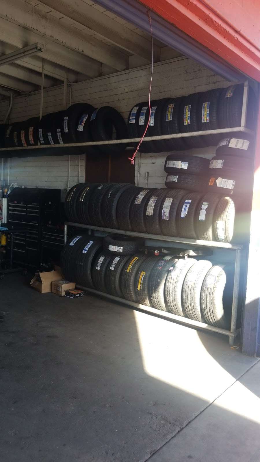 Los Perez Tire Shop | 598 E Chandler Blvd, Chandler, AZ 85225, USA | Phone: (480) 821-4440