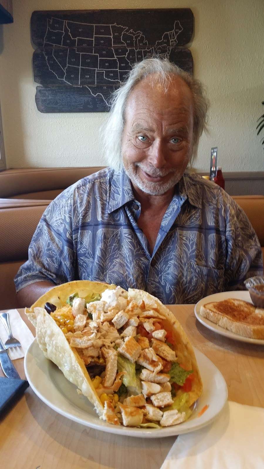 Hunnys Cafe | 31253 Riverside Dr, Lake Elsinore, CA 92530, USA | Phone: (951) 245-4548