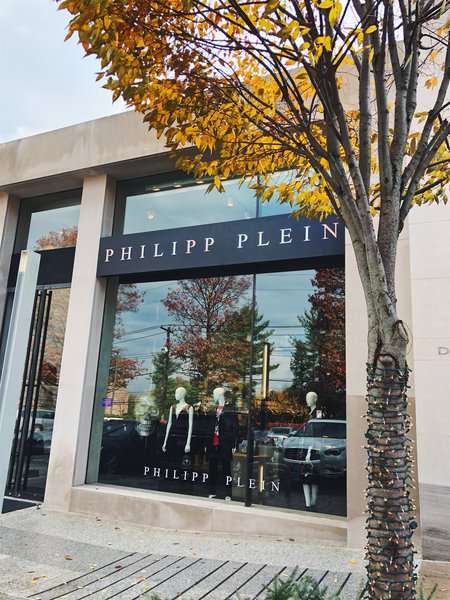 PHILIPP PLEIN Americana Manhasset | 2072 Northern Blvd, Manhasset, NY 11030, USA | Phone: (516) 570-6600