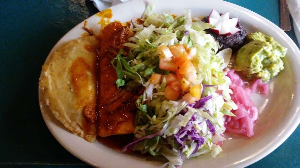 Merida Mexican Restaurant | 2509 Navigation Blvd, Houston, TX 77003, USA | Phone: (713) 227-0260