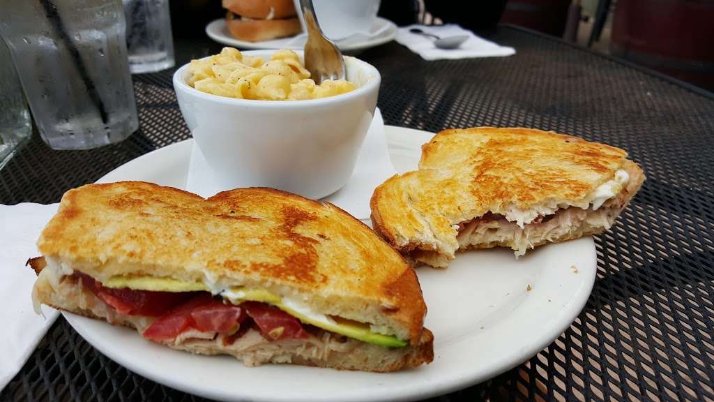 805 Bar & Grilled Cheese | 1575 Spinnaker Dr, Ventura, CA 93001, USA | Phone: (805) 642-9463