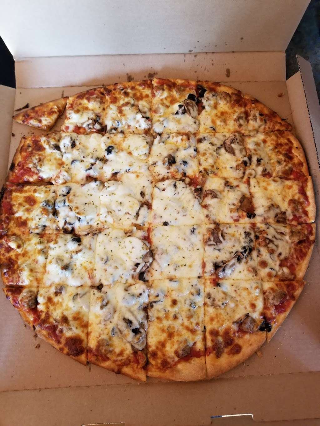 Rosatis Pizza | 9928 College Blvd, Overland Park, KS 66210 | Phone: (913) 696-0400