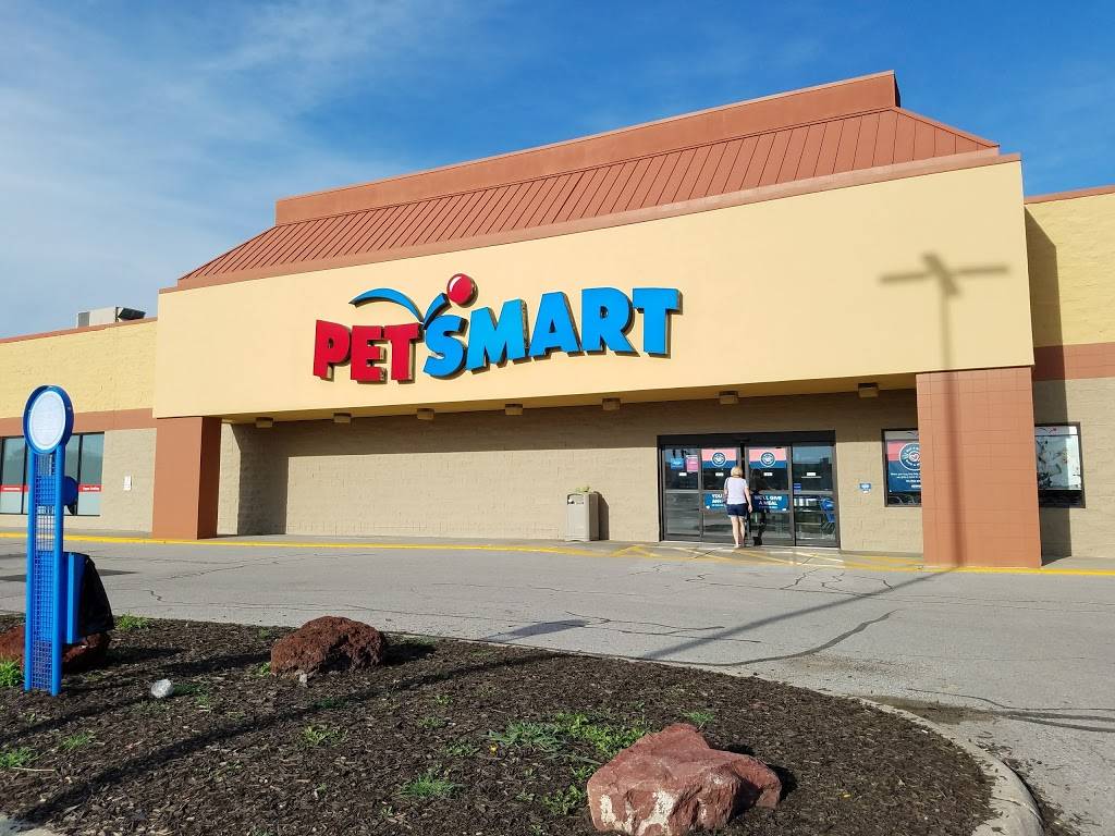 PetSmart - Free Curbside Pickup Available | 715 S 72nd St, Omaha, NE 68114, USA | Phone: (402) 393-3225