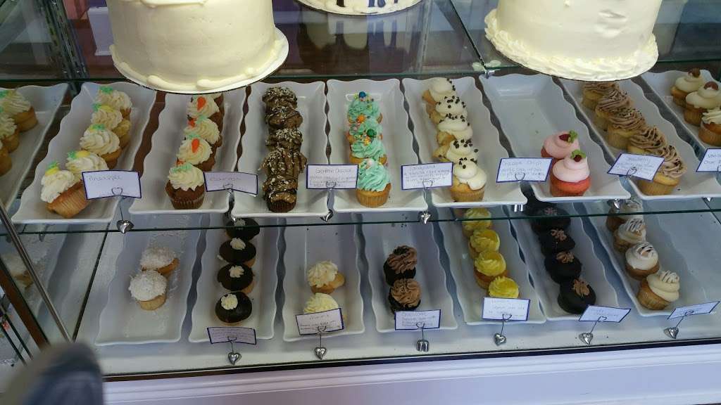 Sugarlicious Bakery | 3078 E Franklin Blvd, Gastonia, NC 28056, USA | Phone: (704) 671-4160