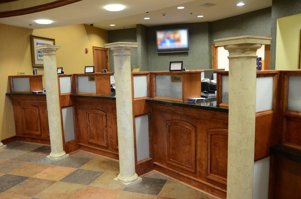 Town Bank | N35W23877 Highfield Ct Ste 100, Pewaukee, WI 53072, USA | Phone: (262) 691-9400