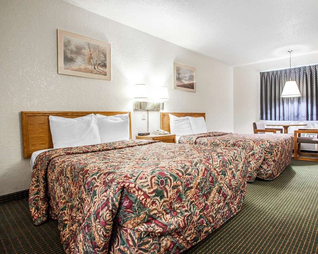 Econo Lodge Airport | 11300 NW Prairie View Rd, Kansas City, MO 64153, USA | Phone: (816) 464-5082