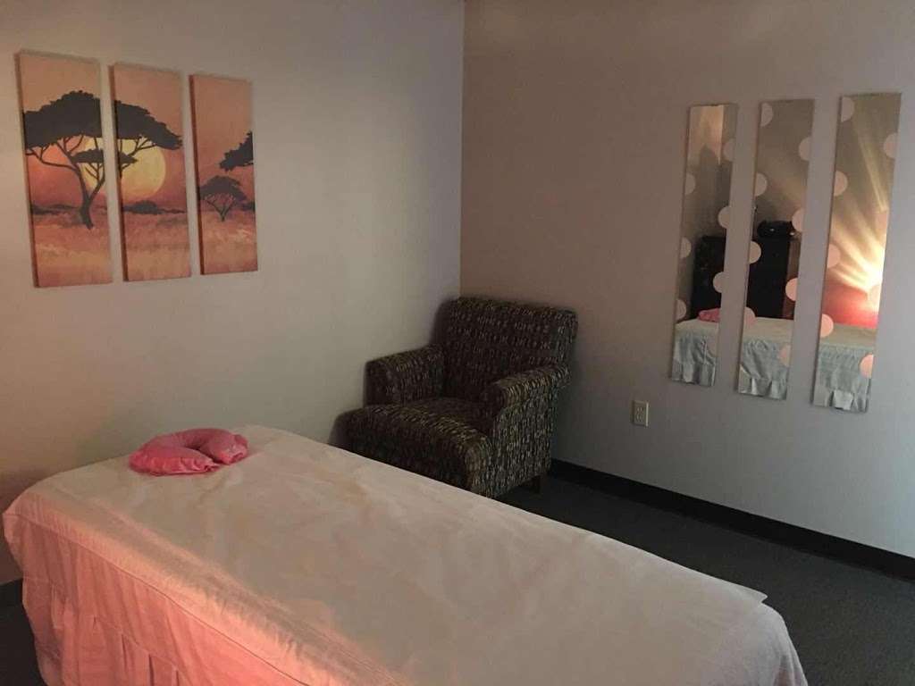 Blossom Massage | 1025 Main St #3, Weymouth, MA 02190, USA | Phone: (857) 269-9127