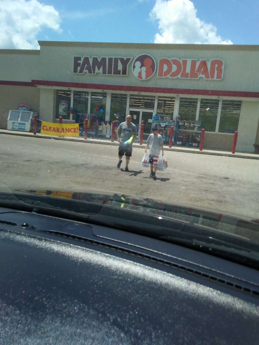 Family Dollar | 4 West Mill St, Cloverdale, IN 46120, USA | Phone: (765) 276-4222