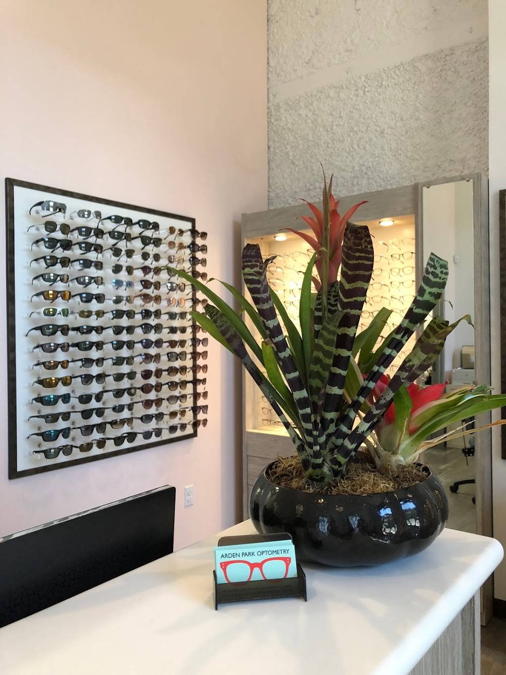 Arden Park Optometry, Dorothy N. Hinkley, OD, MS | 960 Fulton Ave #400, Sacramento, CA 95825, USA | Phone: (916) 646-9155