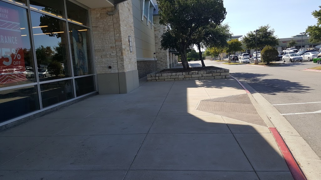 Old Navy | 12909 Shops Pkwy Ste #200, Bee Cave, TX 78738, USA | Phone: (512) 263-2501