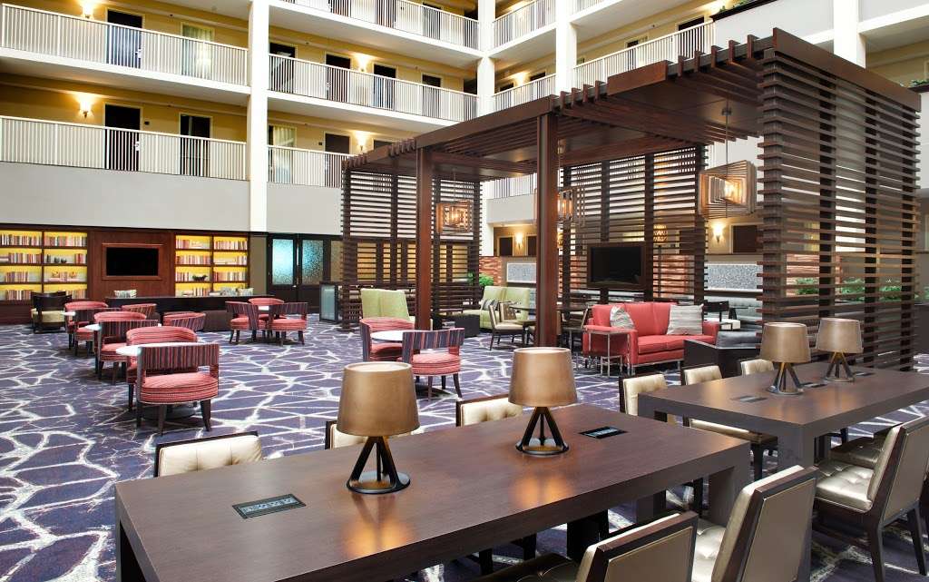 Embassy Suites by Hilton Philadelphia Airport | 9000 Bartram Ave, Philadelphia, PA 19153, USA | Phone: (215) 365-4500