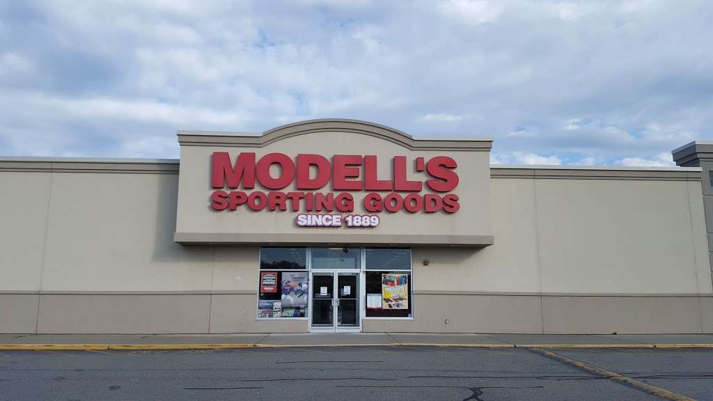 Modells Sporting Goods | Sussex County Mall, 17 Hampton House Rd, Newton, NJ 07860, USA | Phone: (973) 383-2718