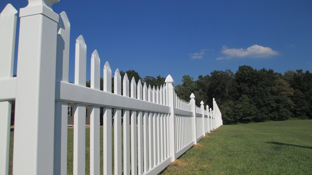 HomeTown Fencing | 9330, 915 W Main St, New Holland, PA 17557, USA | Phone: (717) 656-6560