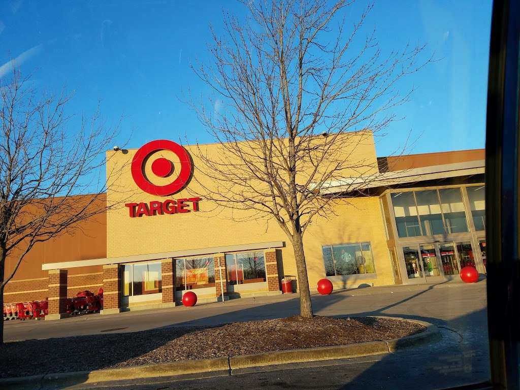 Target | 8989 S Howell Ave, Oak Creek, WI 53154, USA | Phone: (414) 216-0001