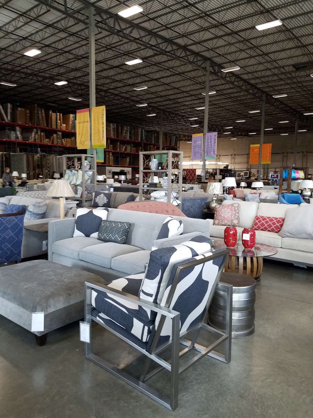 Toms-Price Furniture Outlet | 279 Madsen Dr, Bloomingdale, IL 60108, USA | Phone: (630) 529-7600