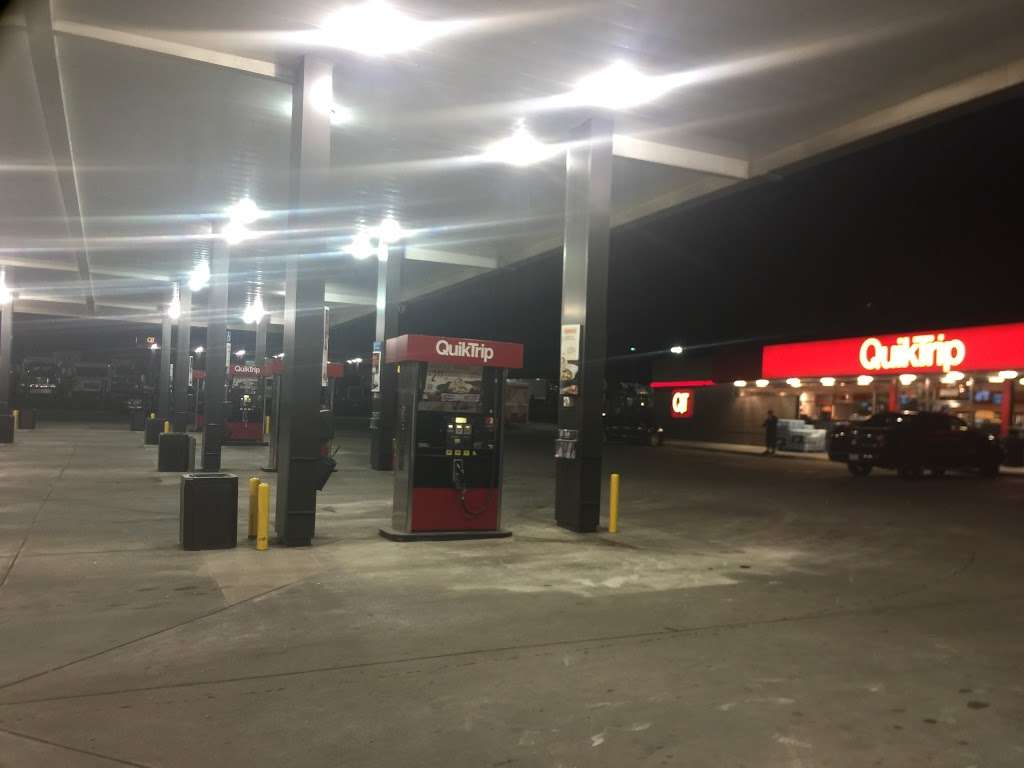 QuikTrip | 8600 Pleasant Valley Rd, Pleasant Valley, MO 64068, USA | Phone: (816) 415-2279