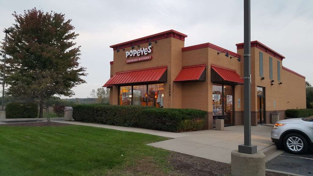 Popeyes Louisiana Kitchen | 1245 W Normantown Rd, Romeoville, IL 60446, USA | Phone: (815) 372-2867