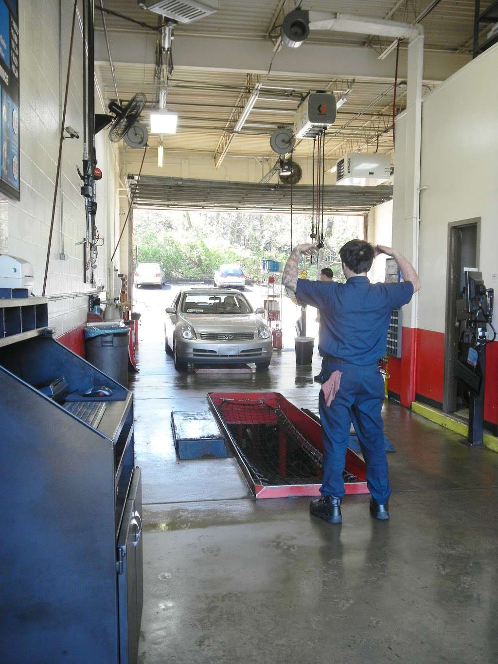 Valvoline Instant Oil Change | 9883 Fairfax Blvd, Fairfax, VA 22030, USA | Phone: (703) 273-7333