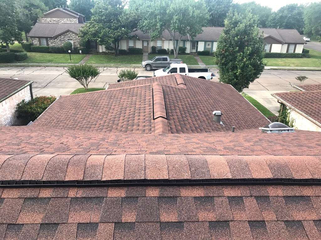 Emerald Roofing & Remodeling | 310 Baycrest Dr, League City, TX 77573, USA | Phone: (832) 580-8358