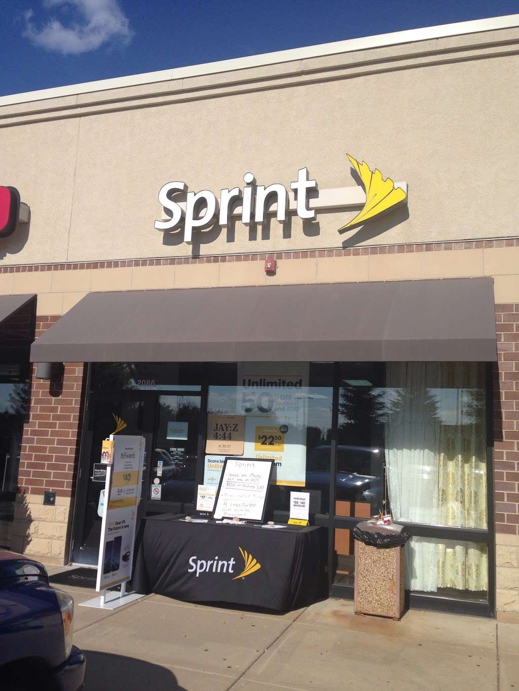 Sprint Store | 2086 Orchard Rd, Montgomery, IL 60538, USA | Phone: (630) 801-0600