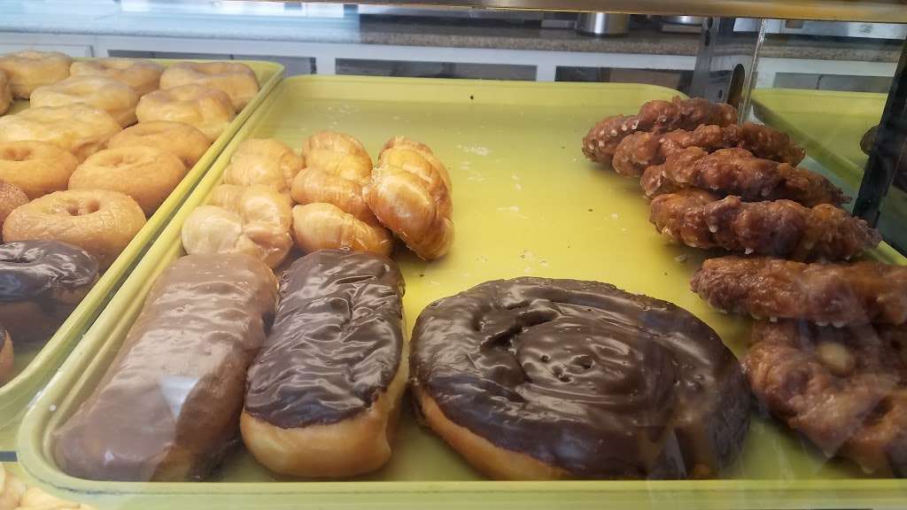 Rileys Donuts | 1113 Clear Lake City Blvd, Houston, TX 77062, USA | Phone: (281) 286-5865