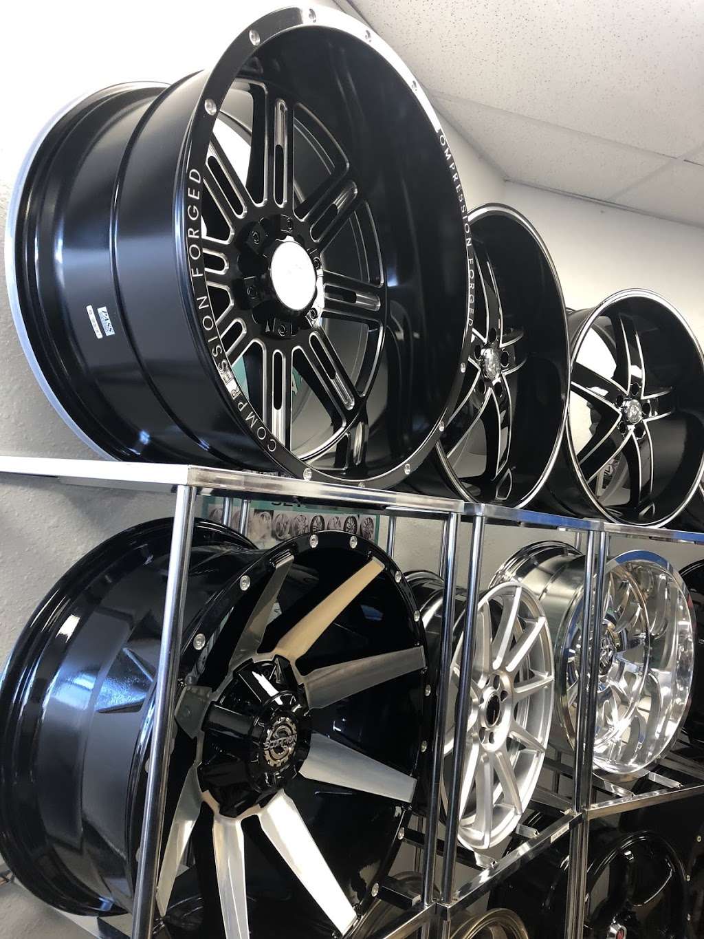 F TIRES N WHEELS | 9109 Cypress Creek Pkwy, Houston, TX 77070, USA | Phone: (713) 423-4409