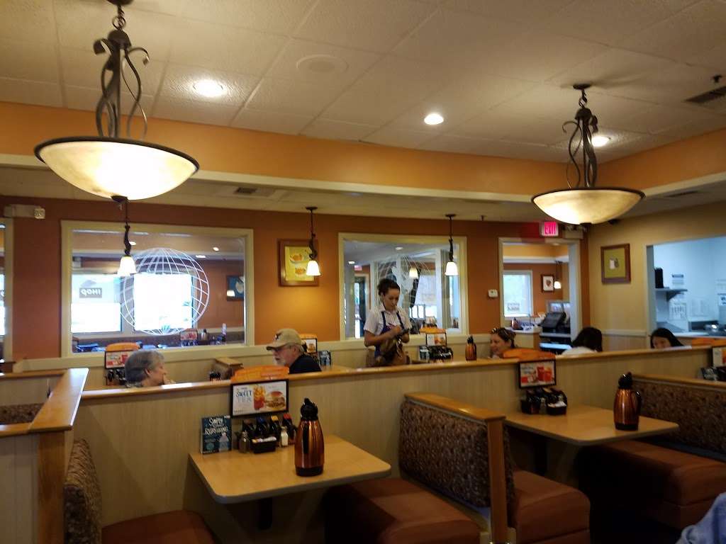 IHOP | 4023 University Pkwy, San Bernardino, CA 92407, USA | Phone: (909) 473-1195