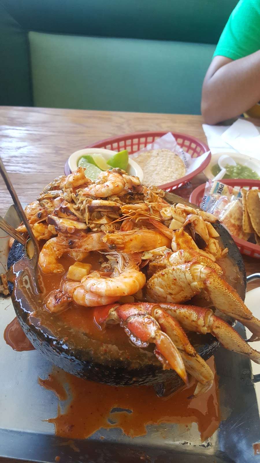 MAriscos Bienvendios A Su Vitamina! | 627 Rosecrans Ave, Compton, CA 90222, USA