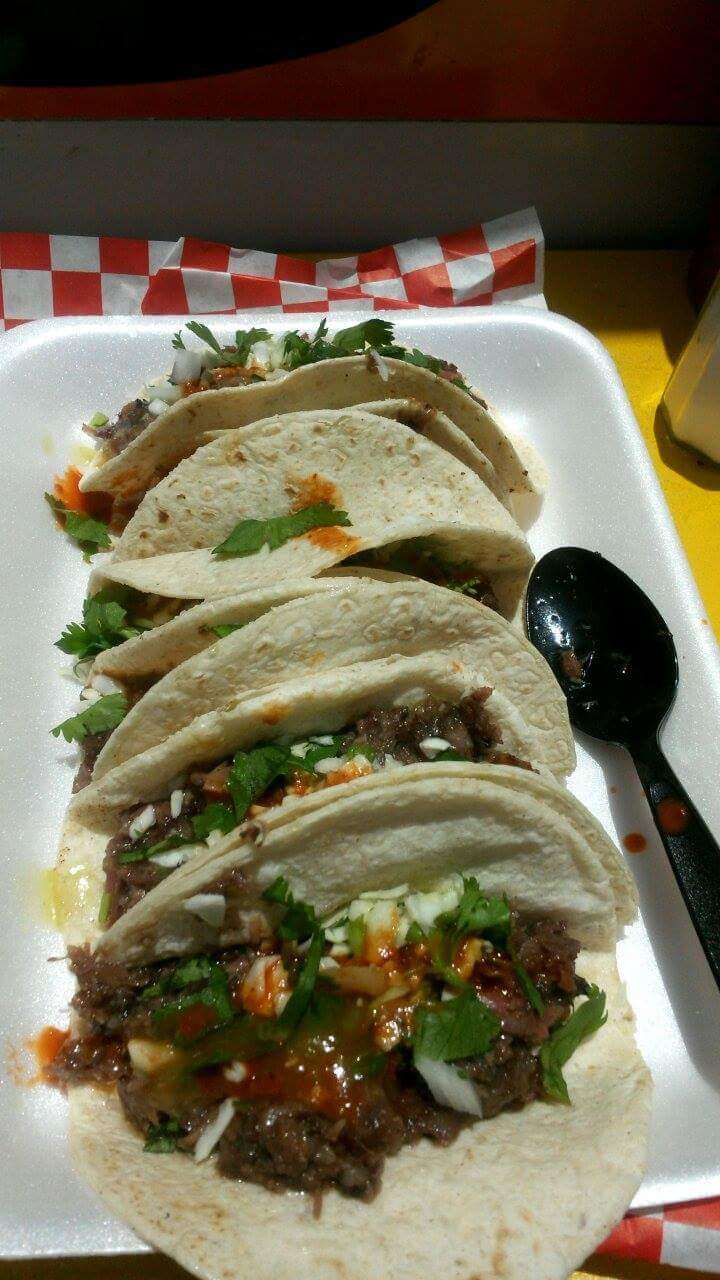 Tacos Lira Food Truck | 5272-5326 W Commerce St, San Antonio, TX 78237, USA | Phone: (210) 430-7050