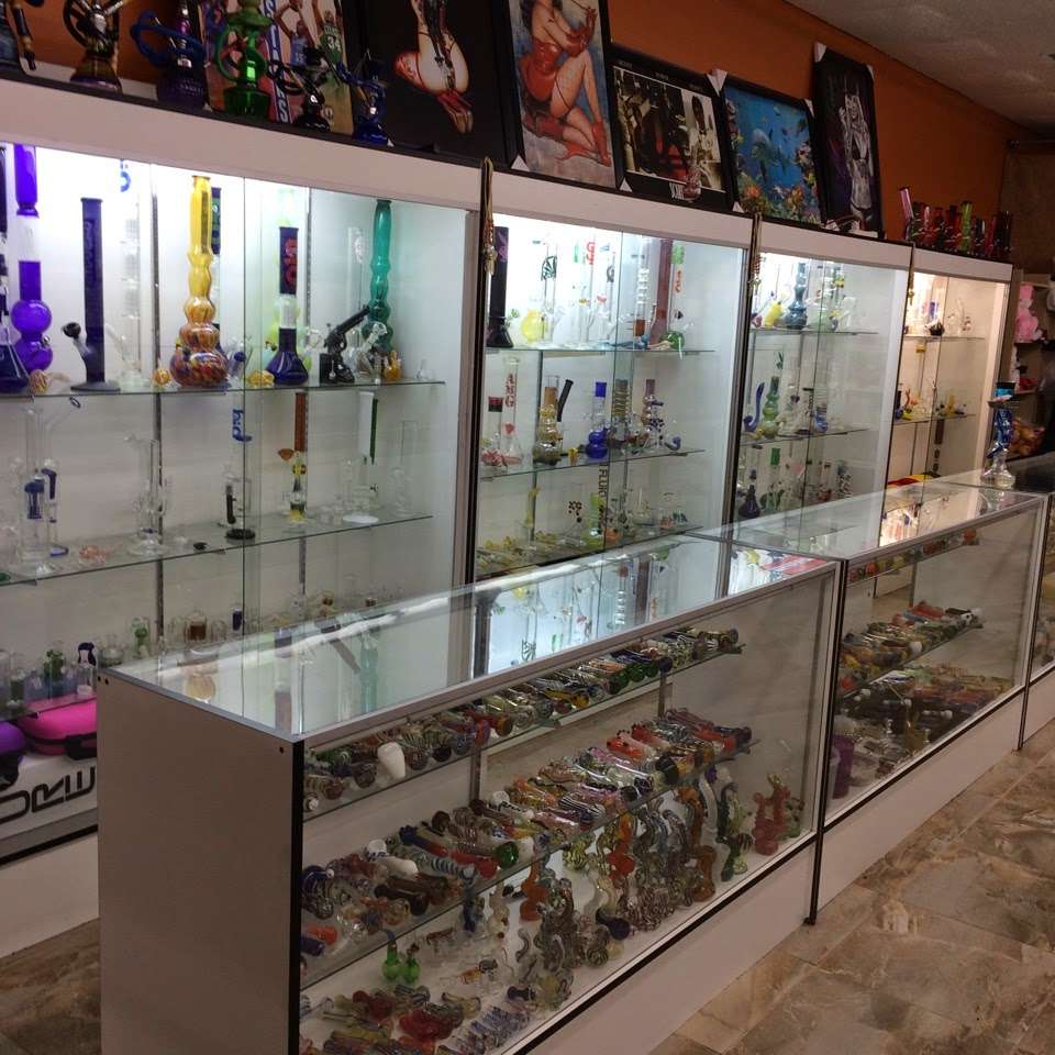 RC Smoke Shop & Vape | 7352 Stewart and Gray Rd, Downey, CA 90241, USA | Phone: (562) 225-5504