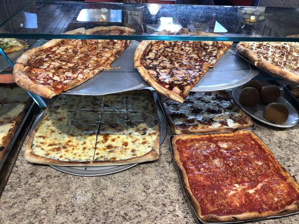 Victoria Pizzeria | 2716 Gerritsen Ave, Brooklyn, NY 11229, USA | Phone: (718) 891-9496