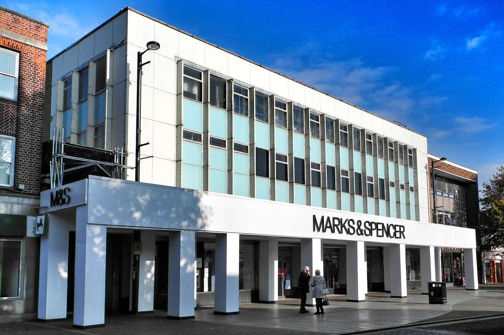 Marks & Spencer Brentwood | 43-45 High St, Brentwood CM14 4RH, UK | Phone: 01277 228971